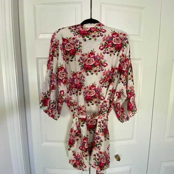 White Floral Robe BRIDAL - Picture 3 of 3